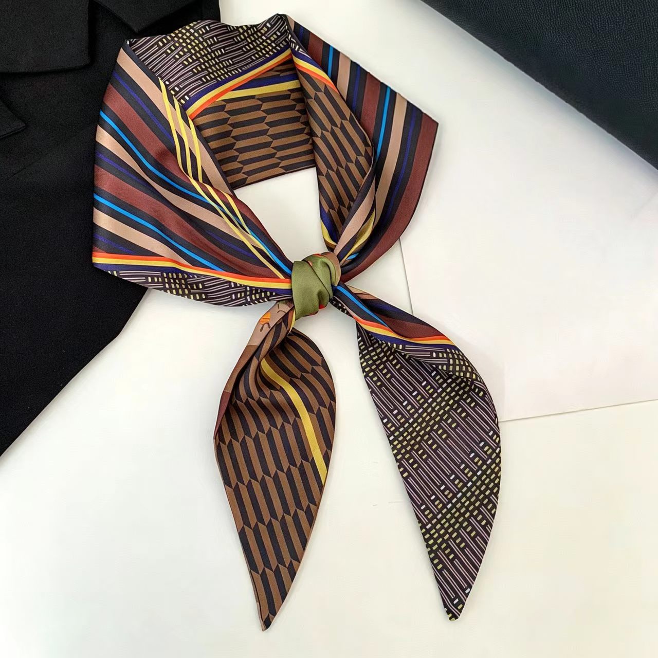 Silk Neck Scarf - Pañuelo de seda de lujo con