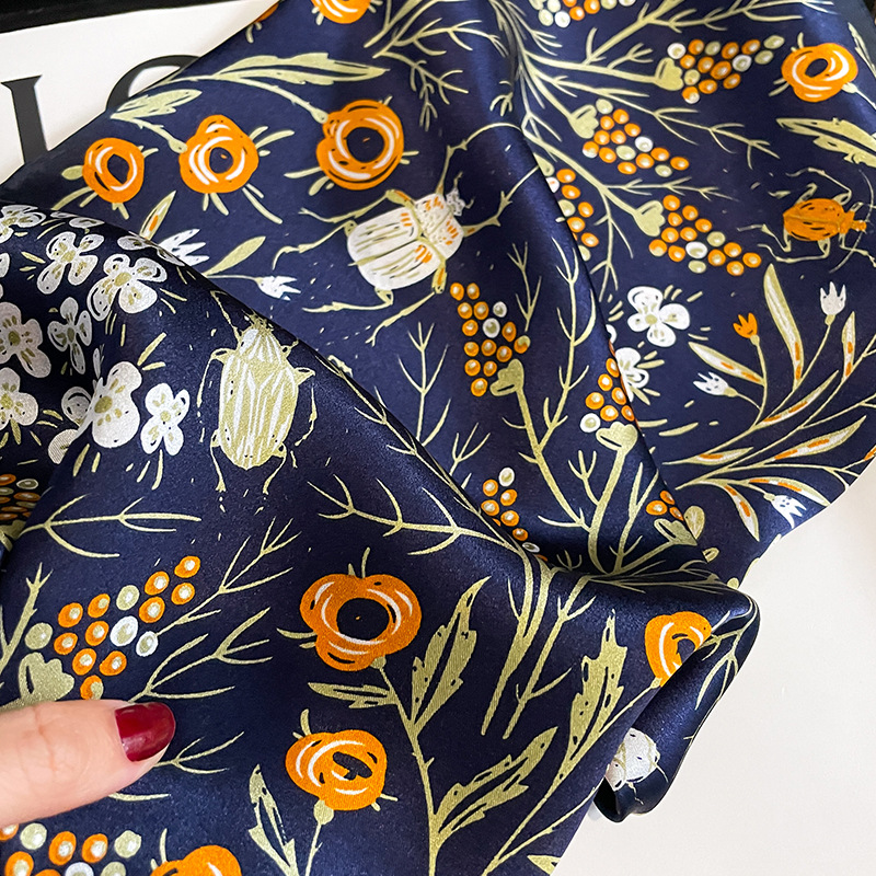 Pañuelo Cuadrado de Satén 100% - Silk Neck Scarf reseña y precio