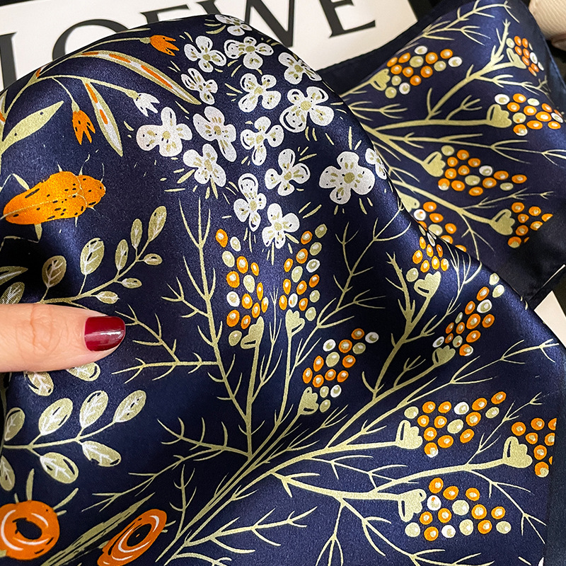 Pañuelo Cuadrado de Satén 100% - Silk Neck Scarf reseña y precio